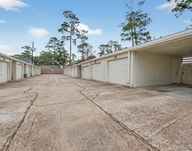 12705 Huntingwick Drive - Photo Thumbnail 39