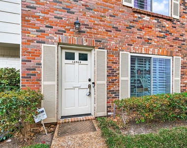 12705 Huntingwick Drive - Photo Thumbnail 3
