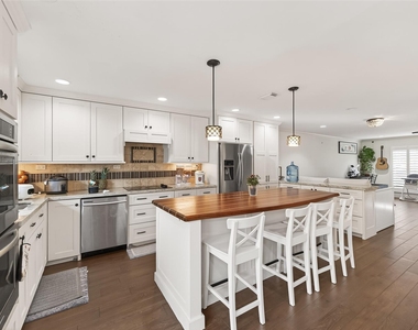 12705 Huntingwick Drive - Photo Thumbnail 11