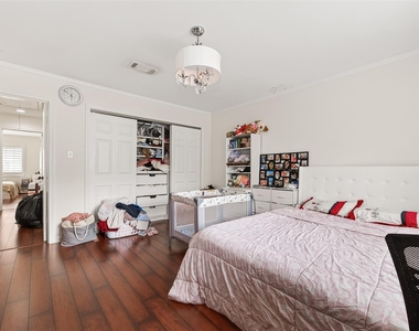 12705 Huntingwick Drive - Photo Thumbnail 27