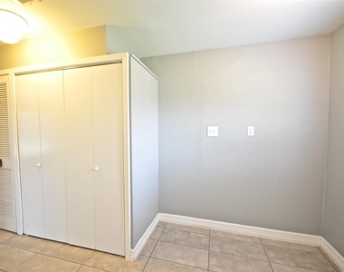 5237 Maple Street - Photo Thumbnail 4