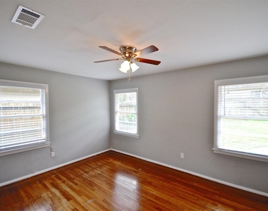 5237 Maple Street - Photo Thumbnail 10