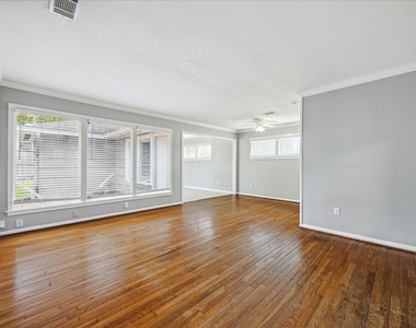 5237 Maple Street - Photo Thumbnail 6