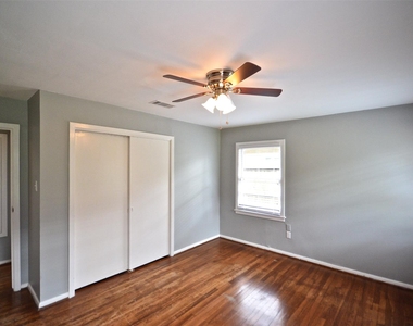 5237 Maple Street - Photo Thumbnail 11