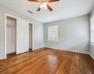 5237 Maple Street - Photo Thumbnail 12
