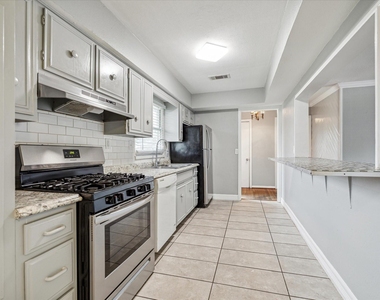 5237 Maple Street - Photo Thumbnail 2