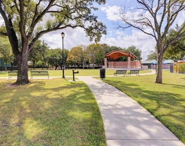 5237 Maple Street - Photo Thumbnail 17