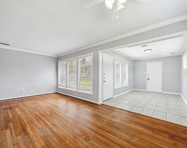 5237 Maple Street - Photo Thumbnail 8