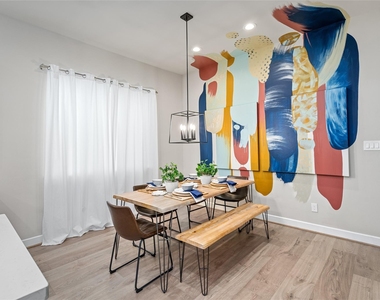 2110 Stuart Street - Photo Thumbnail 7