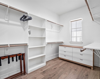 2110 Stuart Street - Photo Thumbnail 17