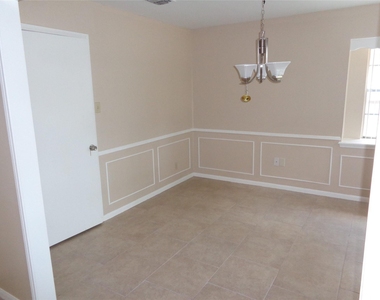 2735 Manila Lane - Photo Thumbnail 4