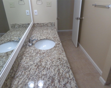 2735 Manila Lane - Photo Thumbnail 15