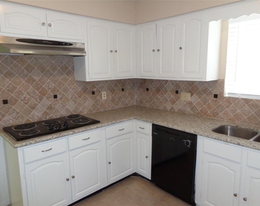 2735 Manila Lane - Photo Thumbnail 6