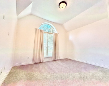 3319 Sky Run Court - Photo Thumbnail 7