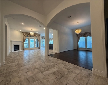 3319 Sky Run Court - Photo Thumbnail 21