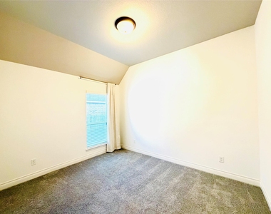 3319 Sky Run Court - Photo Thumbnail 10