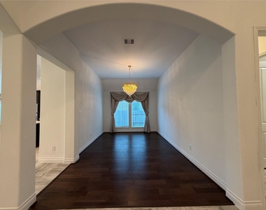 3319 Sky Run Court - Photo Thumbnail 16