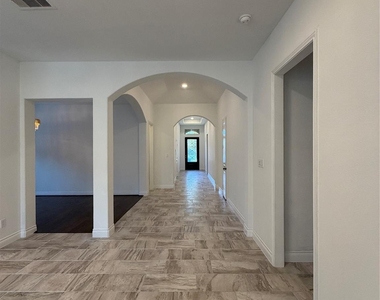3319 Sky Run Court - Photo Thumbnail 9