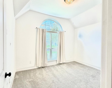 3319 Sky Run Court - Photo Thumbnail 6