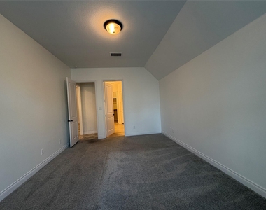 3319 Sky Run Court - Photo Thumbnail 31