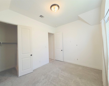 3319 Sky Run Court - Photo Thumbnail 11