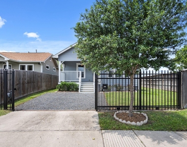 502 Dell Court - Photo Thumbnail 1