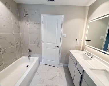 19310 Chickory Valley Drive - Photo Thumbnail 24