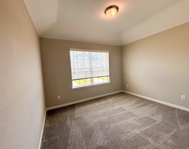 19310 Chickory Valley Drive - Photo Thumbnail 34