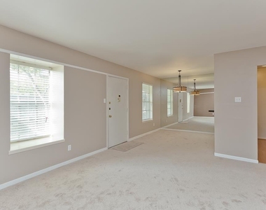 9029 Gaylord Drive - Photo Thumbnail 6