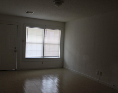 5726 Gardendale Drive - Photo Thumbnail 6