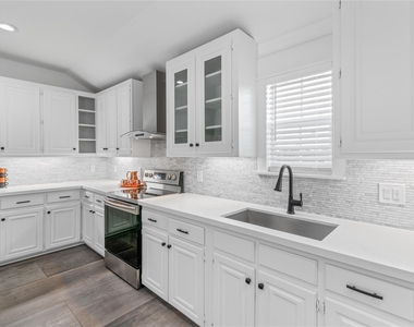1244 Road 5705 - Photo Thumbnail 14