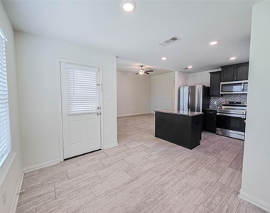 332 Lone Mountain Drive - Photo Thumbnail 9