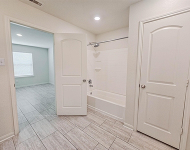 332 Lone Mountain Drive - Photo Thumbnail 13