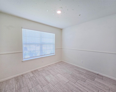 332 Lone Mountain Drive - Photo Thumbnail 18