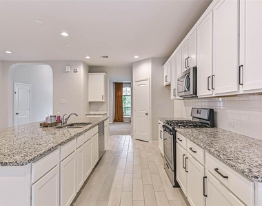 77 Indian Wells Drive - Photo Thumbnail 6