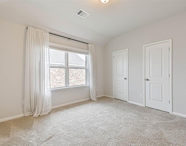77 Indian Wells Drive - Photo Thumbnail 14