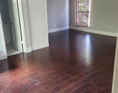2127 Manor Green Drive - Photo Thumbnail 40