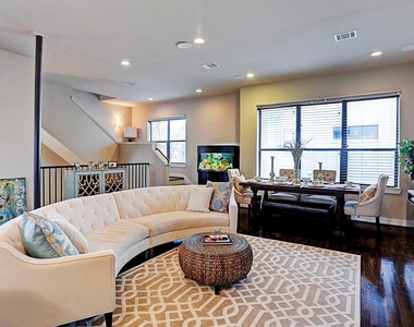 5005 Darling Street - Photo Thumbnail 3