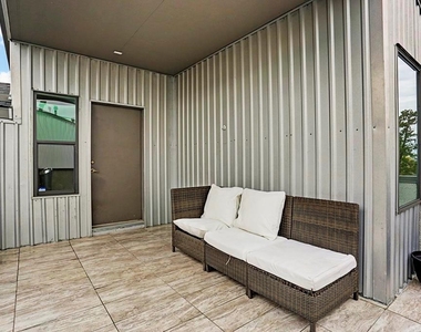 5005 Darling Street - Photo Thumbnail 18