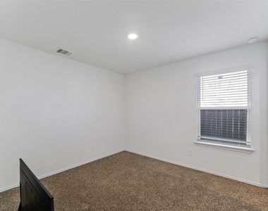 40519 Crisp Beech Street - Photo Thumbnail 12