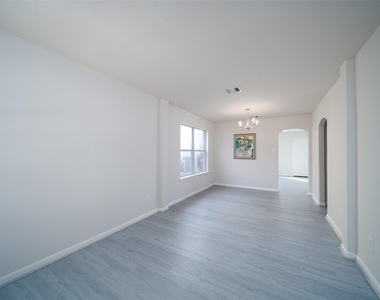 12934 Kingston Point Lane - Photo Thumbnail 4