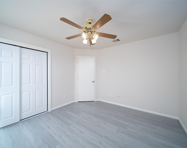 12934 Kingston Point Lane - Photo Thumbnail 18