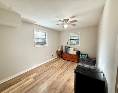 12626 Langford Street - Photo Thumbnail 9