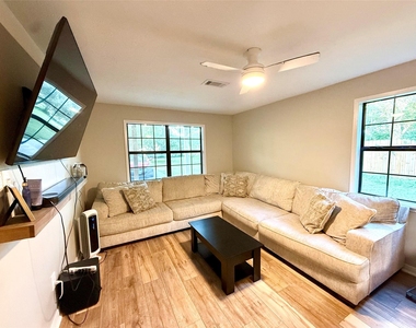 12626 Langford Street - Photo Thumbnail 4