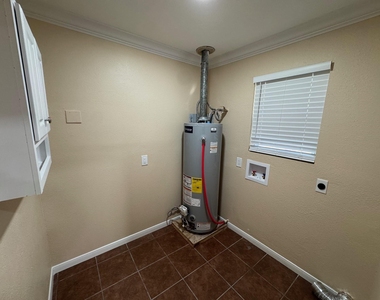 3238 Texas Avenue - Photo Thumbnail 10
