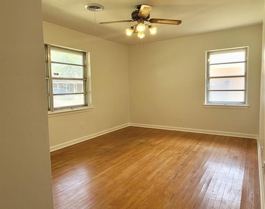 801 Rosewood Drive - Photo Thumbnail 22