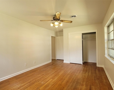 801 Rosewood Drive - Photo Thumbnail 21