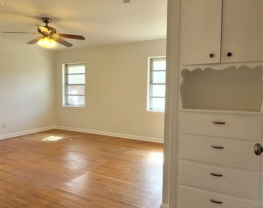801 Rosewood Drive - Photo Thumbnail 18