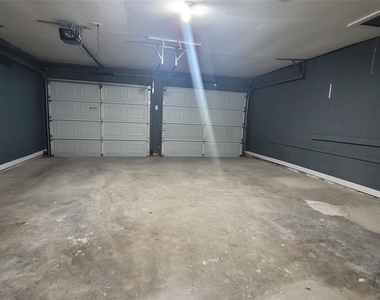 801 Rosewood Drive - Photo Thumbnail 25