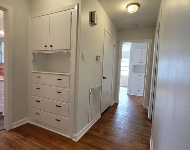 801 Rosewood Drive - Photo Thumbnail 14